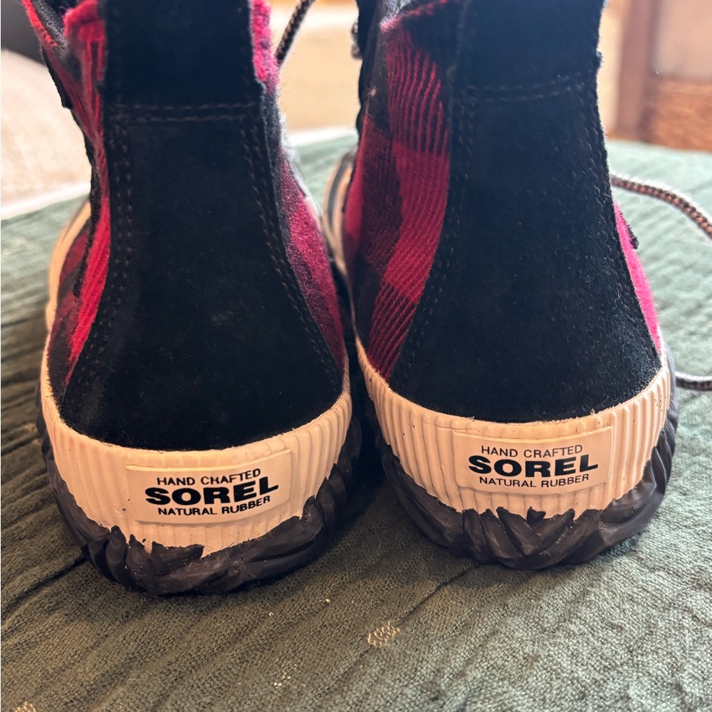 New Sorel Red and Black Plaid Waterproof Ankle Boots 055 - Picture 7 of 8